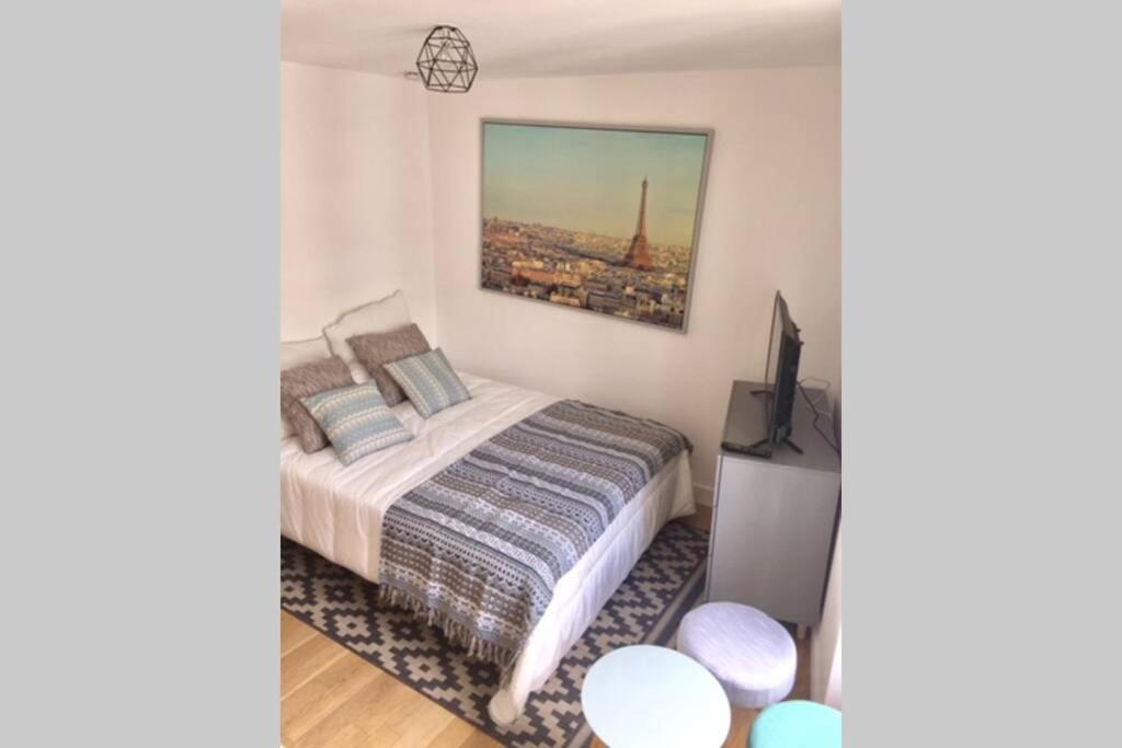 French Typical Apartment Paris Ngoại thất bức ảnh